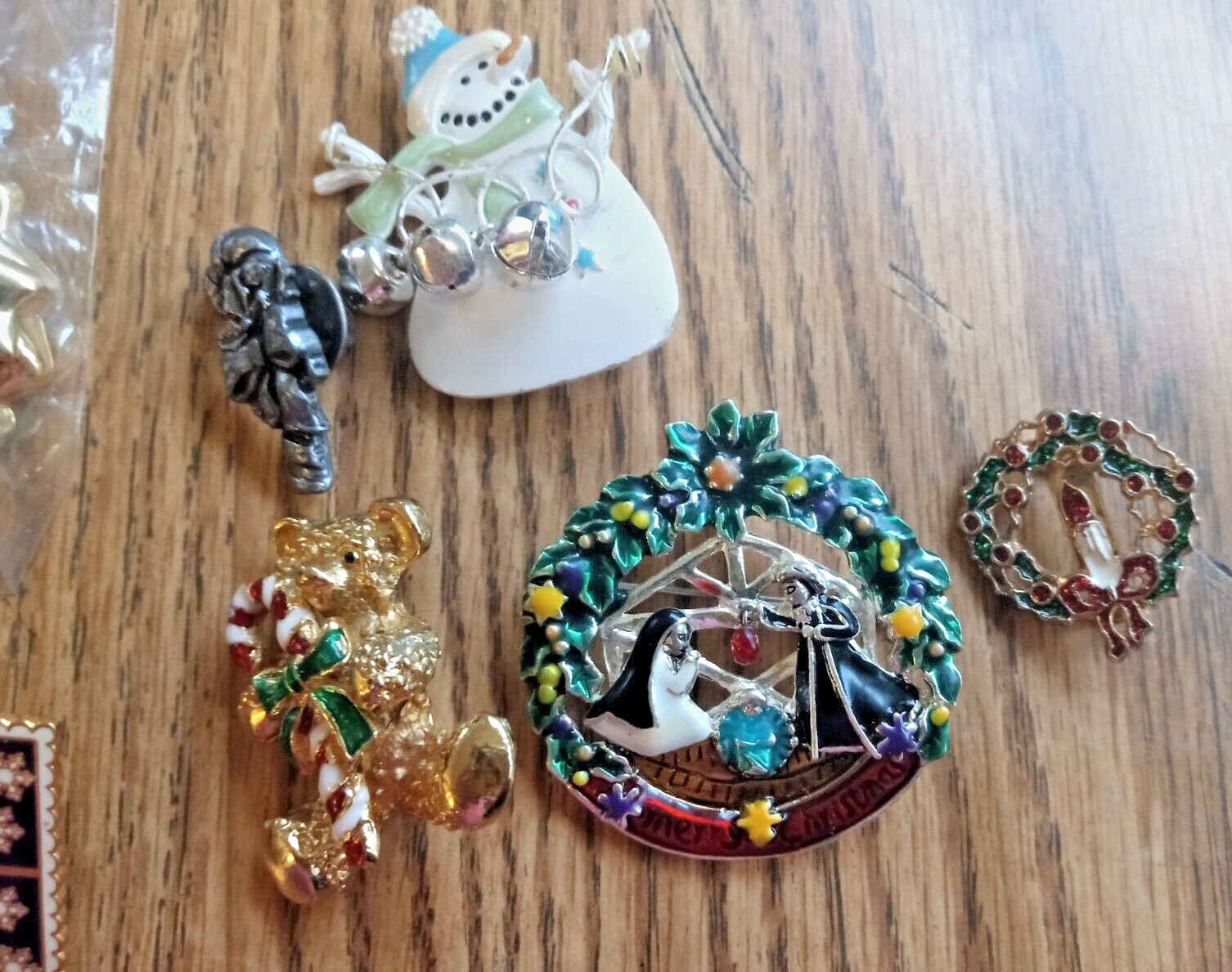 9 Piece Lot VTG Christmas Brooches (5) Tie Tacs (2) Pendant(1) Slider/Brooch (1)