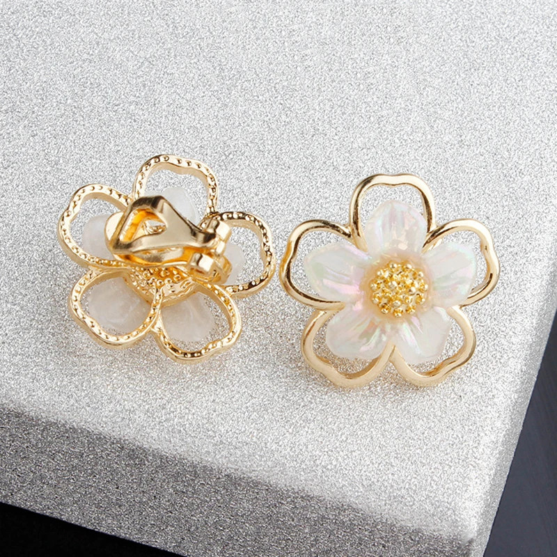 2026 Summer Fairy Non-pierced Ear Clip Double-layer Hollow Shell Flower Clip on