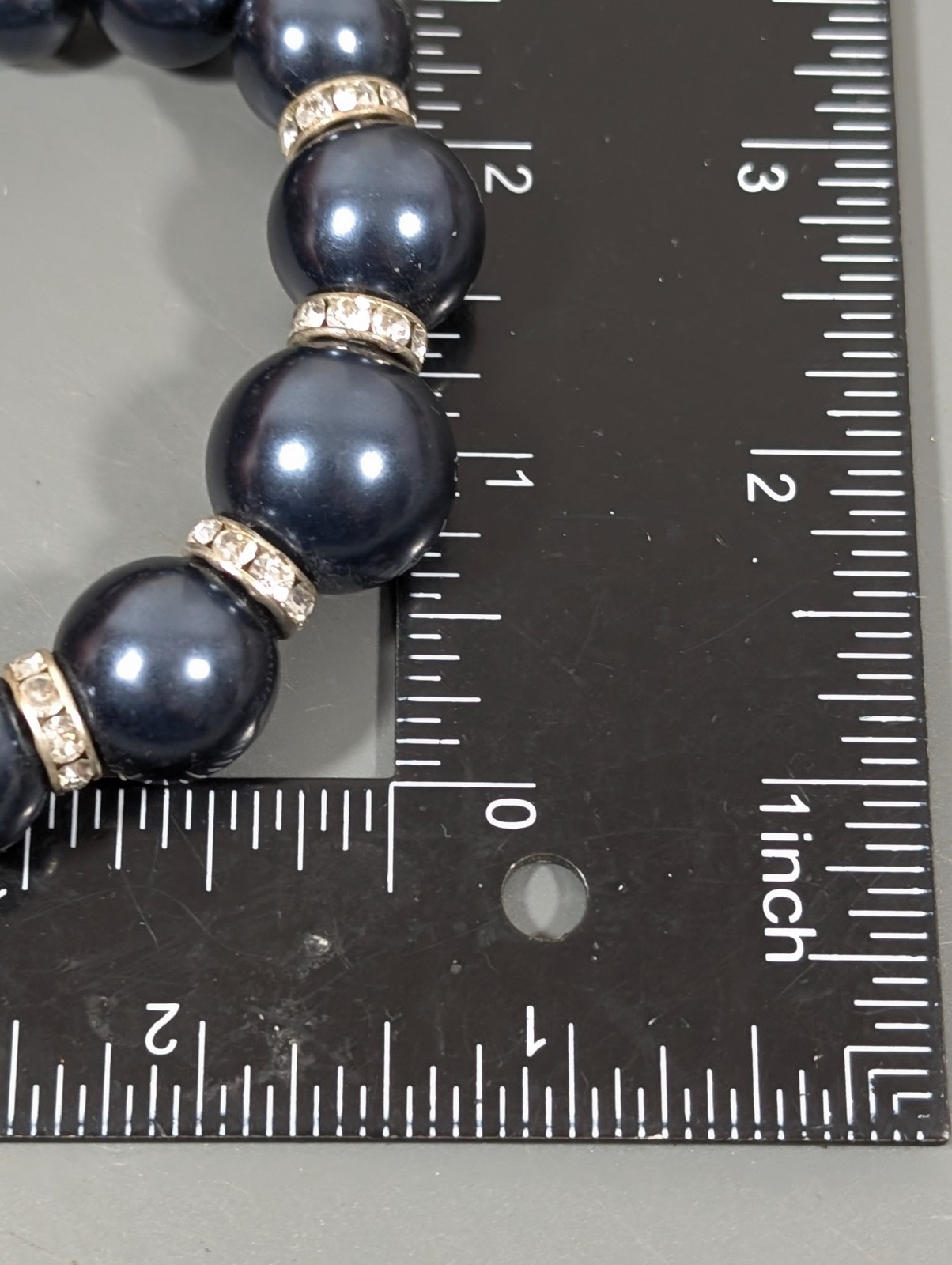 Elegant Gray Faux Pearl Rhinestone Graduated Bead Necklace Retro 20 in