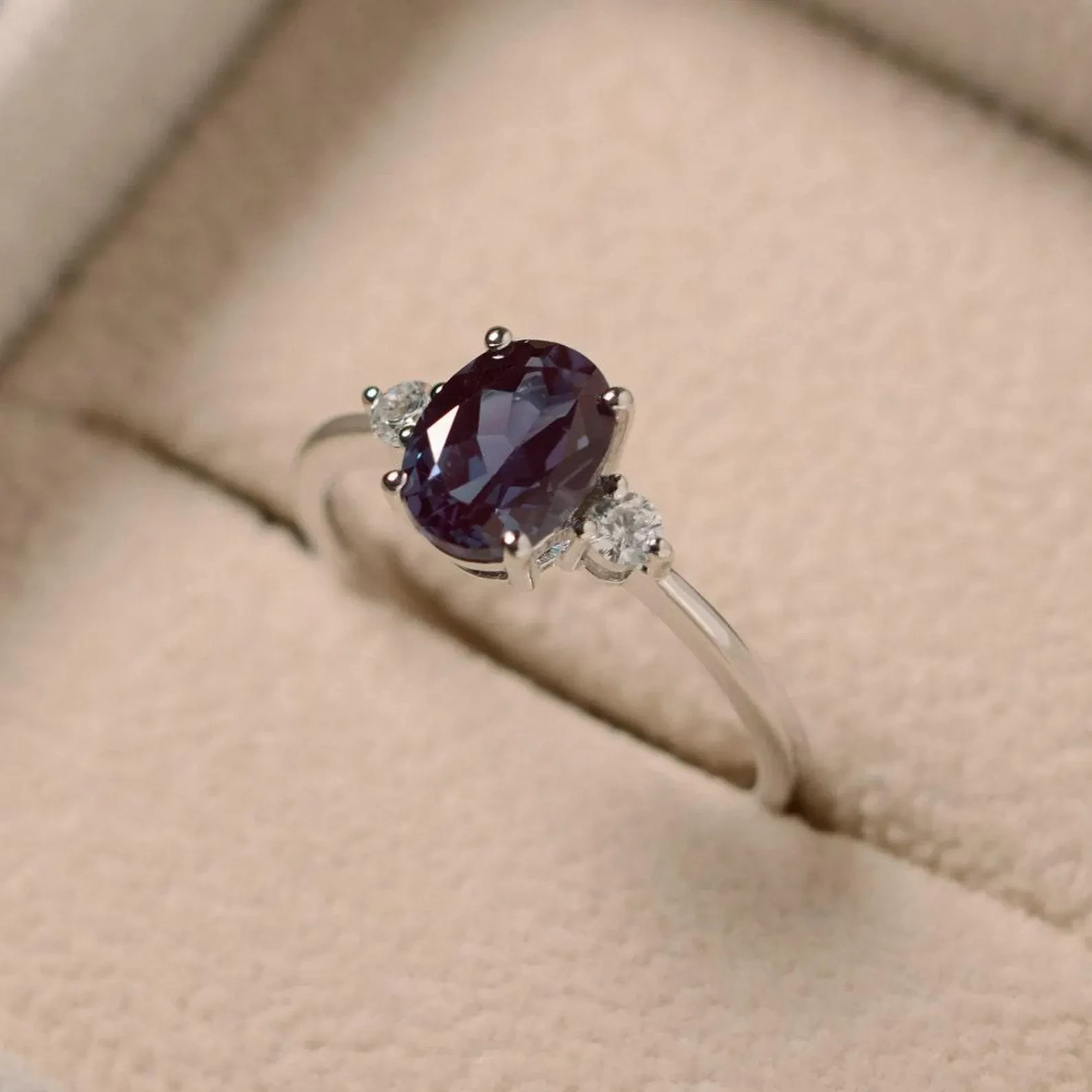 Certified 7 Ct Natural Alexandrite Oval Cut Gemstone Ring – Crafted 925 Silver