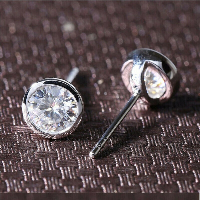 Stunning New Silver Plated 7mm Clear White Round Bezel Set CZ Stud Earrings