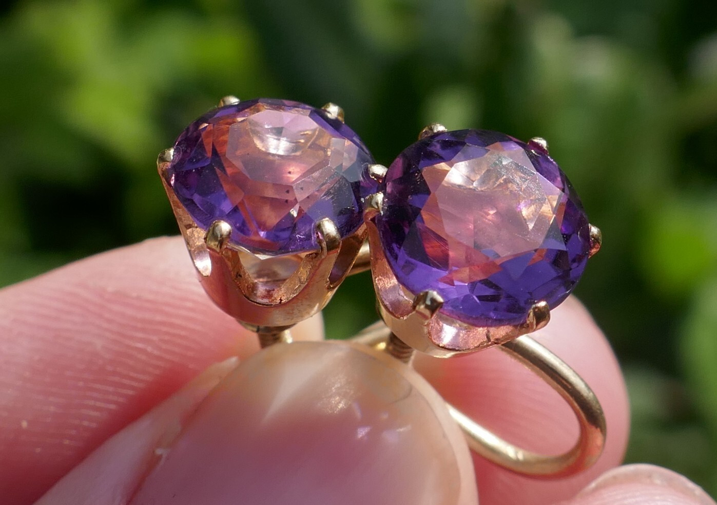 Vintage 12k Yellow Gold Filled & 9.1mm Amethyst Screw Back Earrings