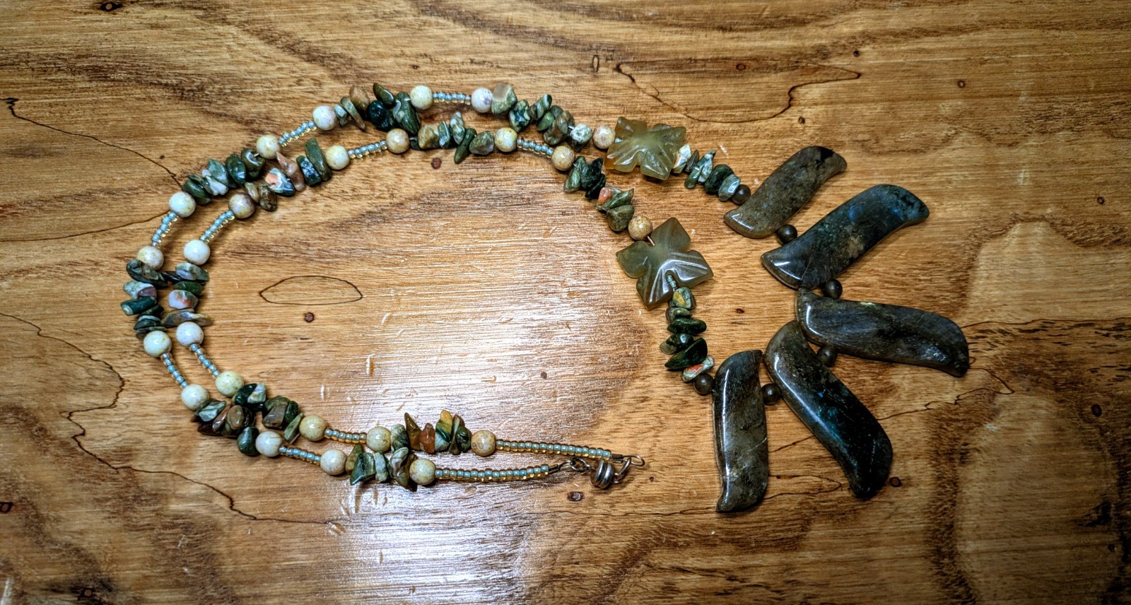 Semi Precious Stone Green Necklace Gorgeous