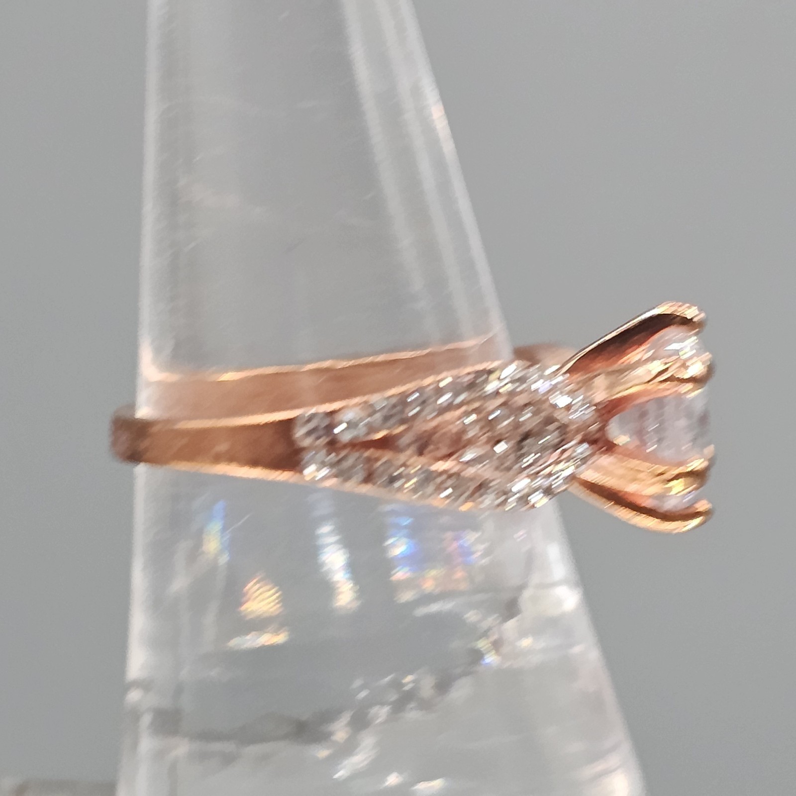 Copper Tone CZ Ring Round Center Stone Scalloped Band Size 7.5 Cubic Zirconia