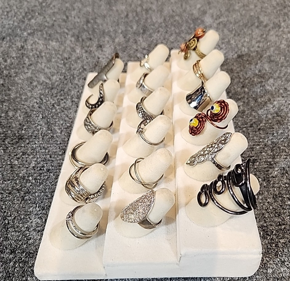 Jewelry 18 Egyptian Rings Adjustable Sized Stretch Lot #172 See Description