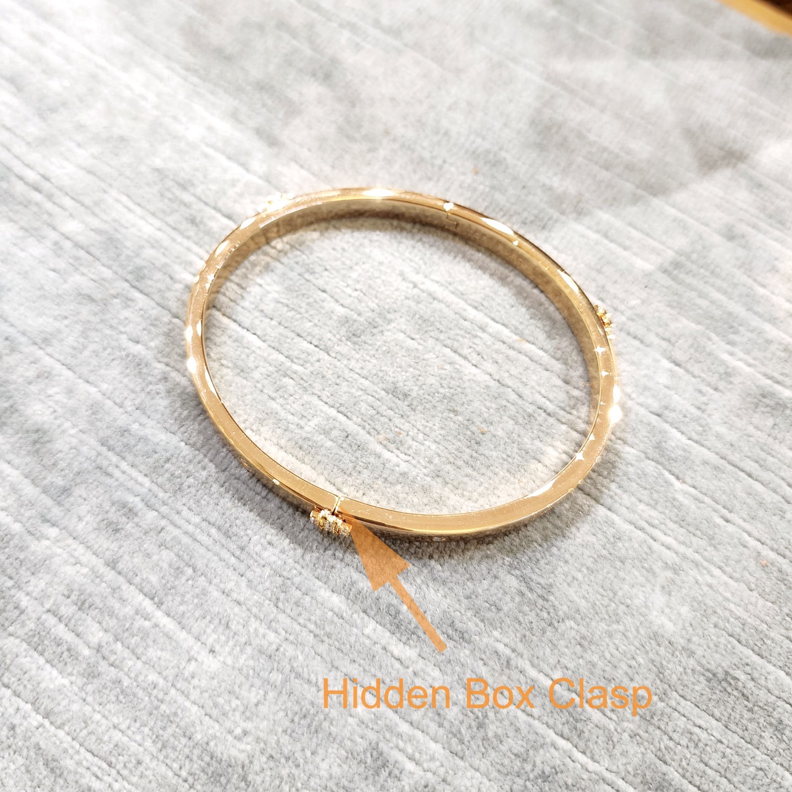 Authentic Tory Burch 18K Gold Plated Pave Logo Hinge Bangle Cuff Bracelet 164157