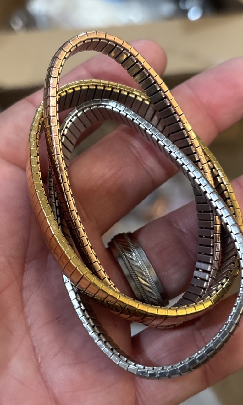 Vintage Interlocking Bracelet Stretch Tri-color Gold, Copper & Silver Tone