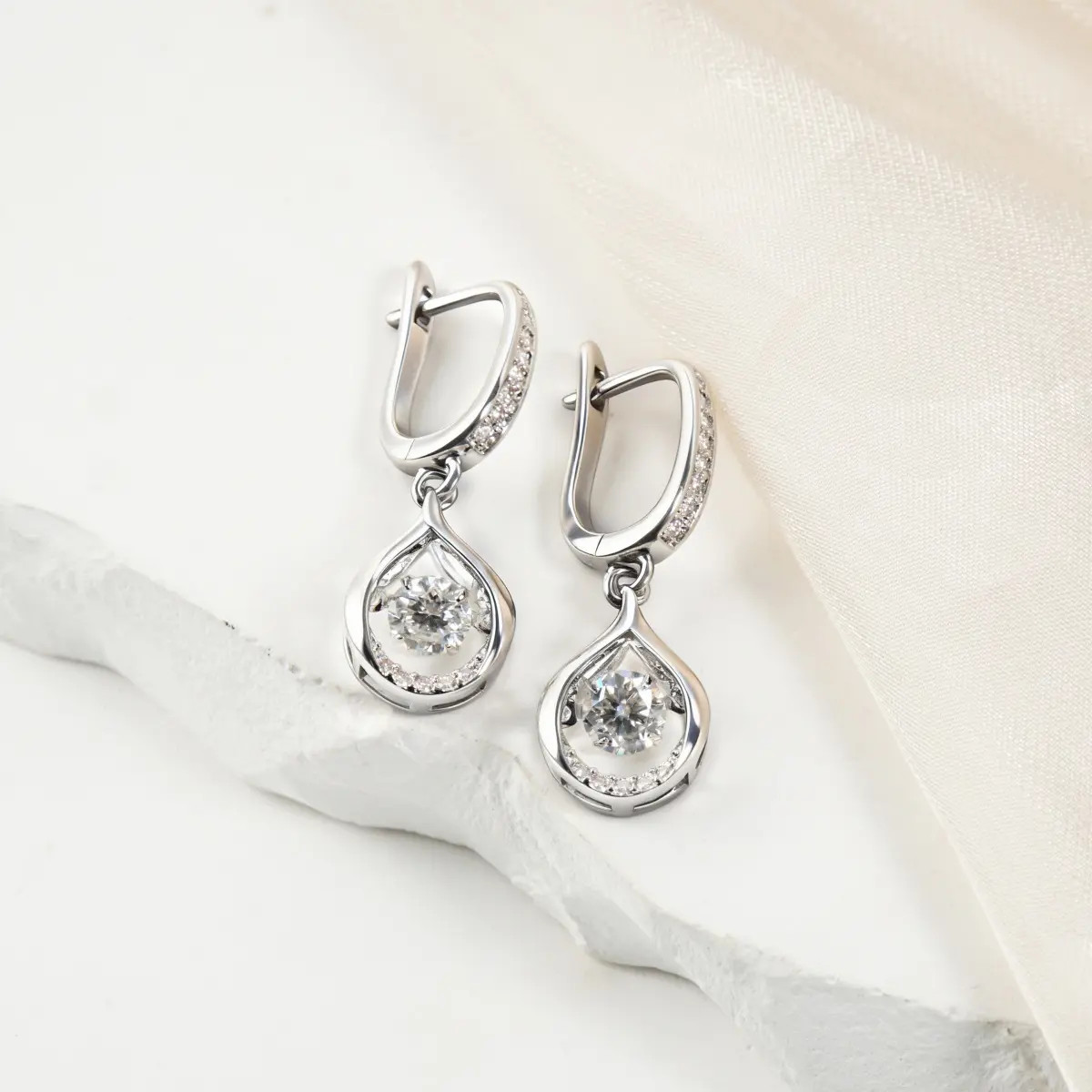 18K Gold-Plated Moissanite Drop Earrings – Elegant Gift for Any Occasion