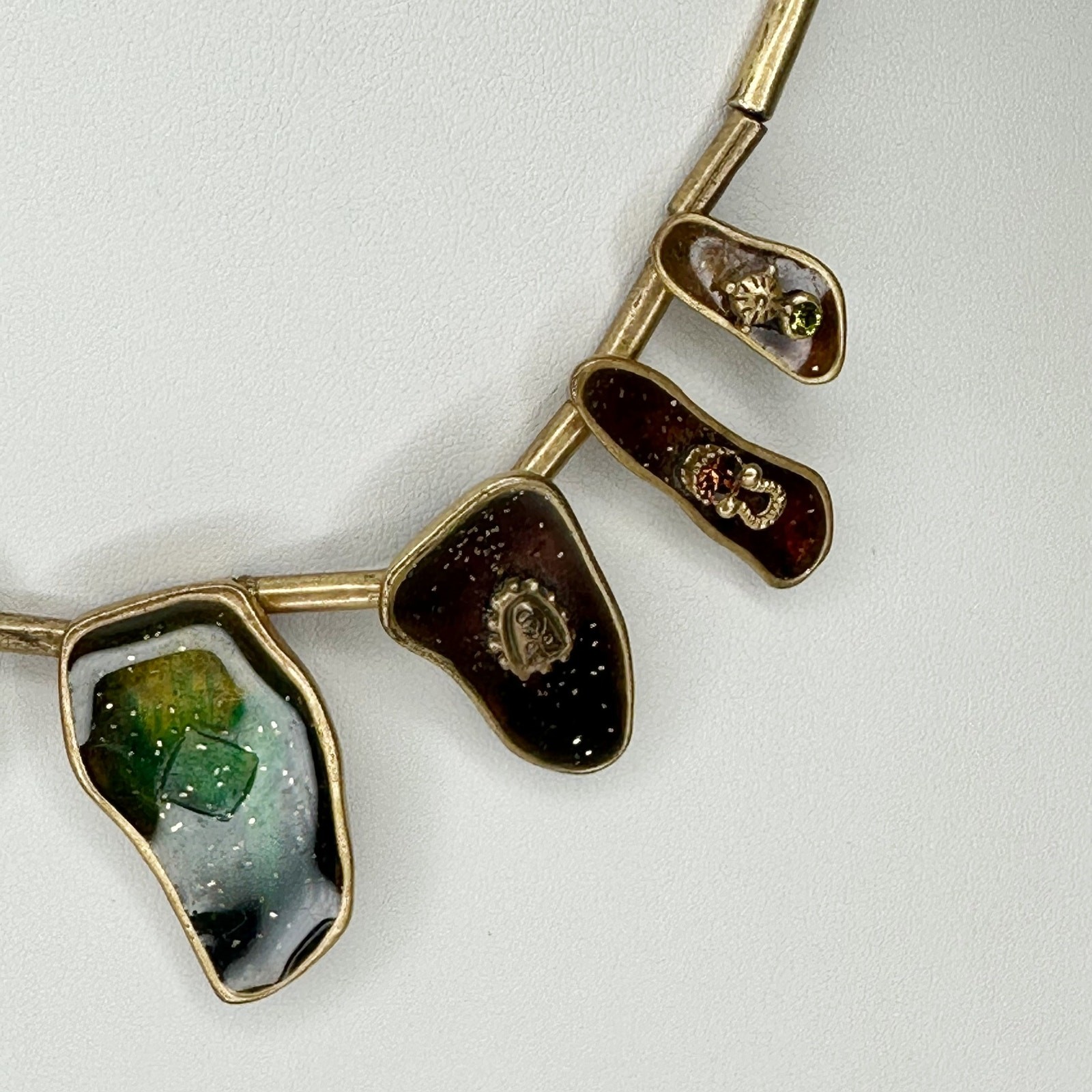 Chico’s Multicolor Resin Organic Shape Bib Necklace Gold Tone Bar Link