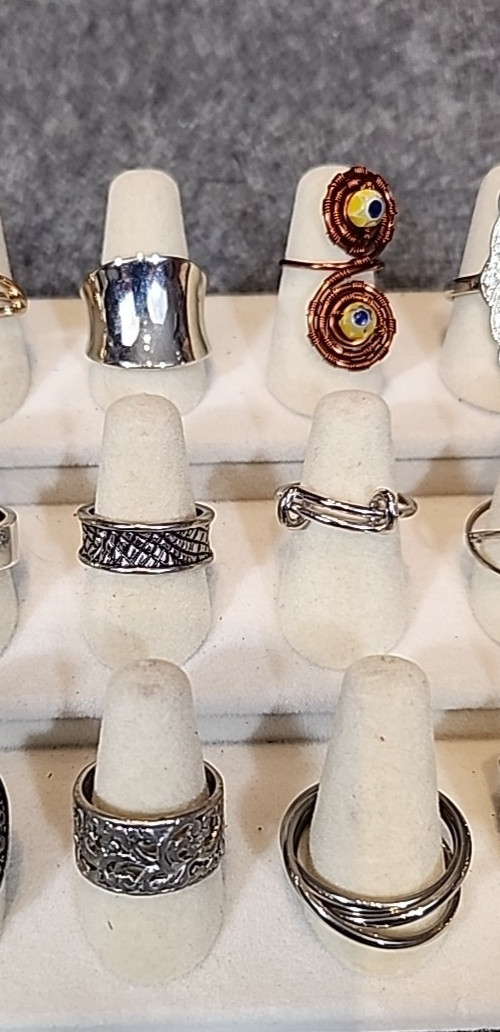 Jewelry 18 Egyptian Rings Adjustable Sized Stretch Lot #172 See Description