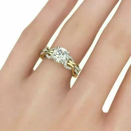 Gorgeous Women’s Wedding Ring Round Cut Simulated Diamond 14k Yellow Gold Plated