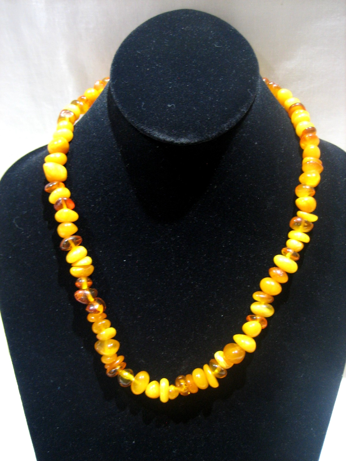 Vintage 21″ Baltic Honey & Butterscotch Amber Necklace with Amber Screw Clasp