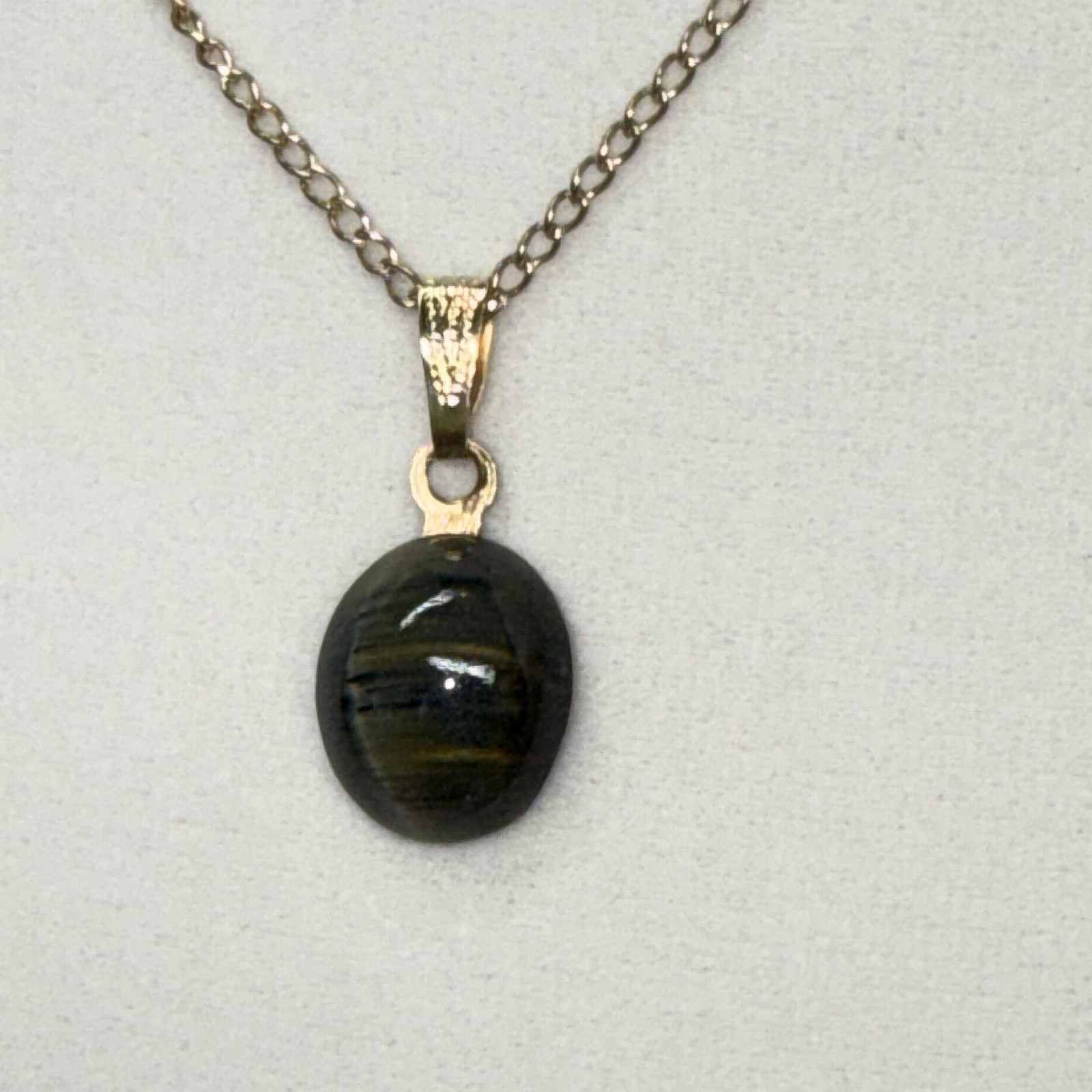 Gold Tone Oval Link Chain Necklace w/ Tiger’s Eye Oval Bezel-Set Pendant Charm