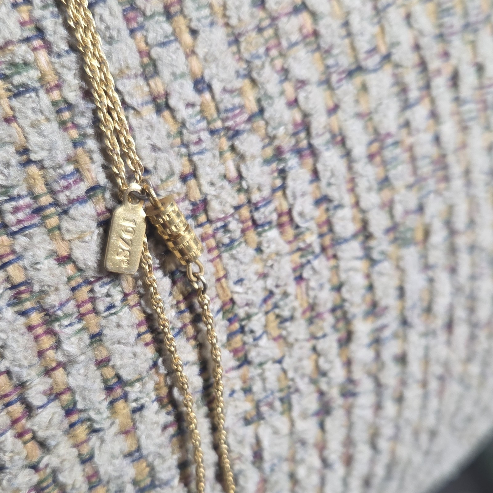 Gold Tone Rope Chain Necklace Airplane Propeller Charm Pendant Barrel Clasp