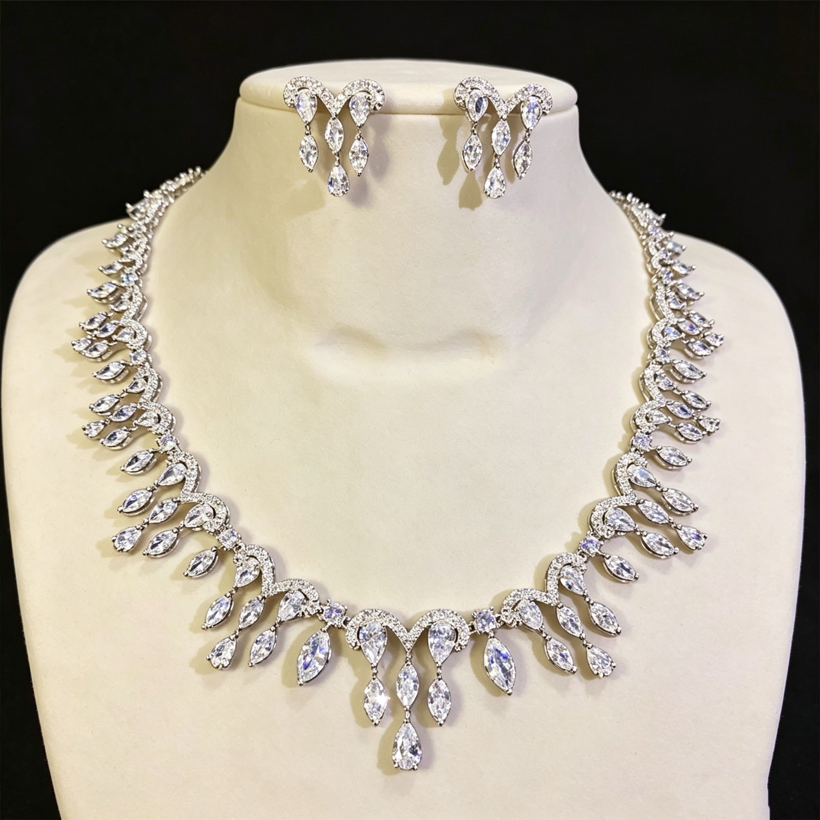 Sparkling zirconia crystal Bridal Necklace and Earrings Set