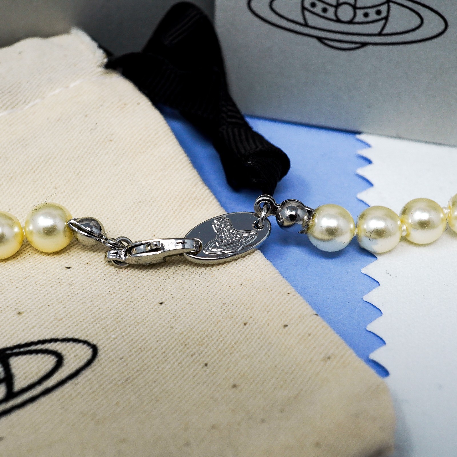 Vivienne Westwood Necklace Bas Relief Pearl & Silver Pendant With Crystals & Box