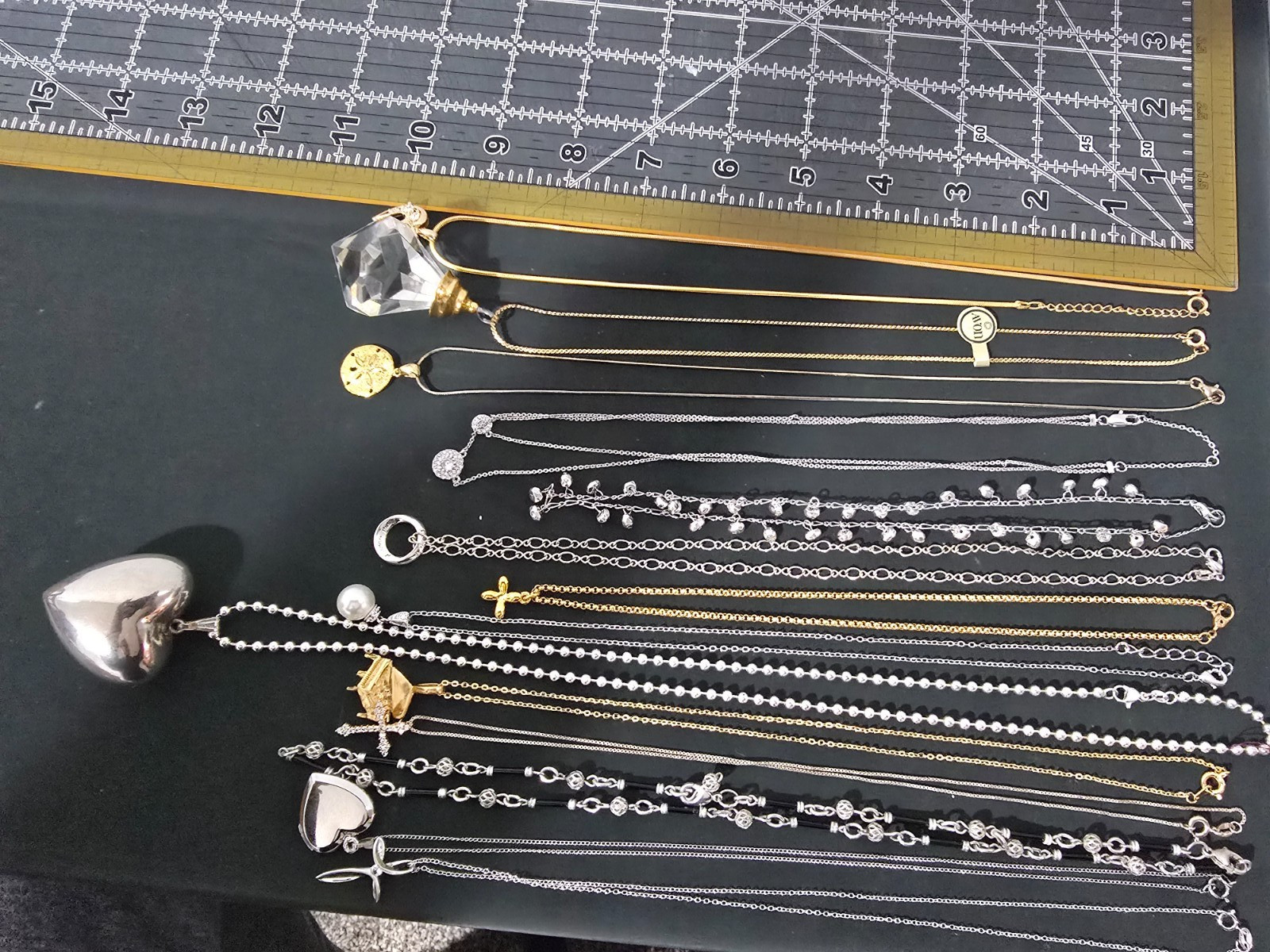 Lot of (14) Necklaces Mixed Metals/Materials (925,avon,monet)