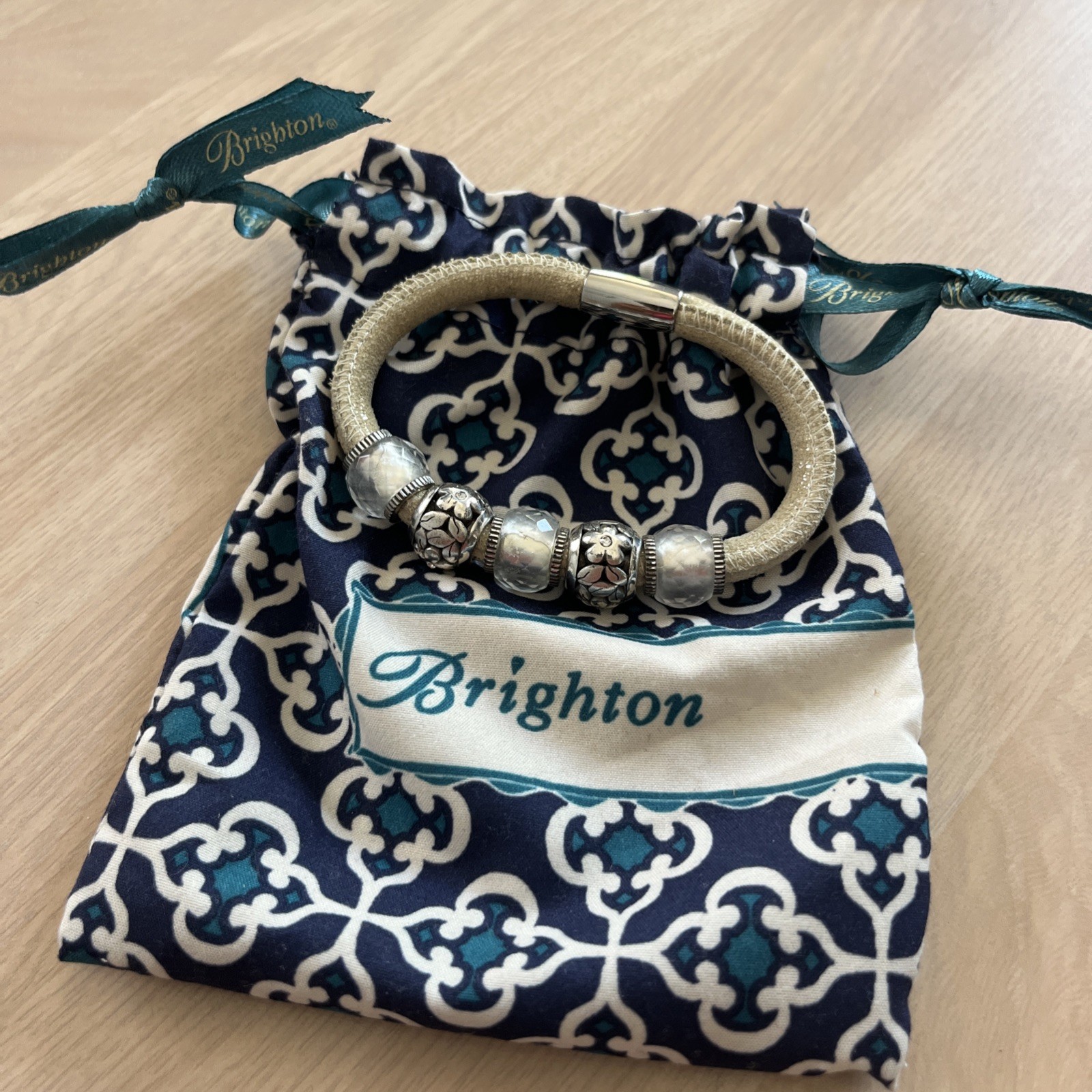 BRIGHTON White WOODSTOCK Bracelet with 5 Beads