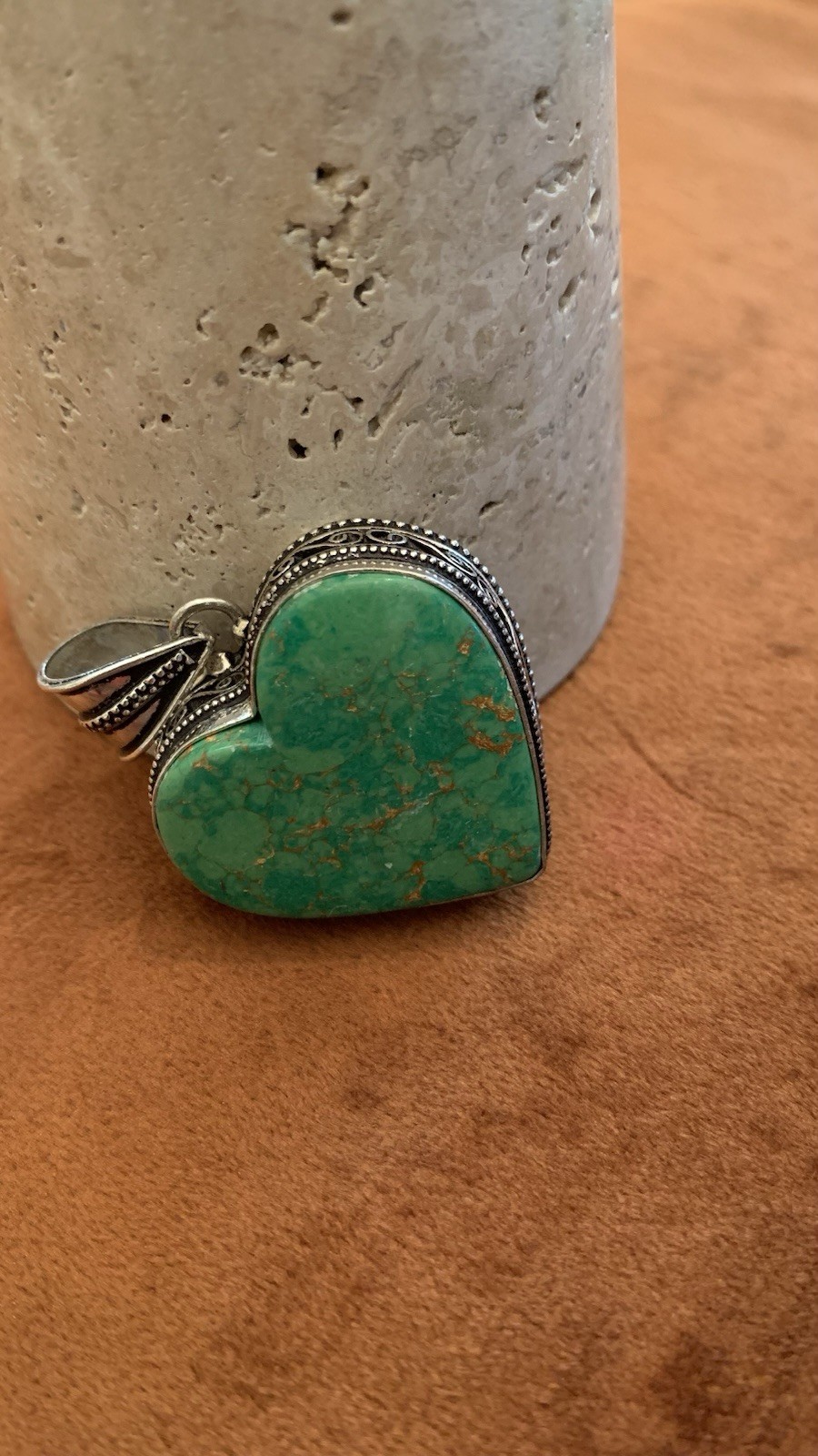 Green Turquoise Detailed Heart Pendant Gold Copper Vein Accent Excellent