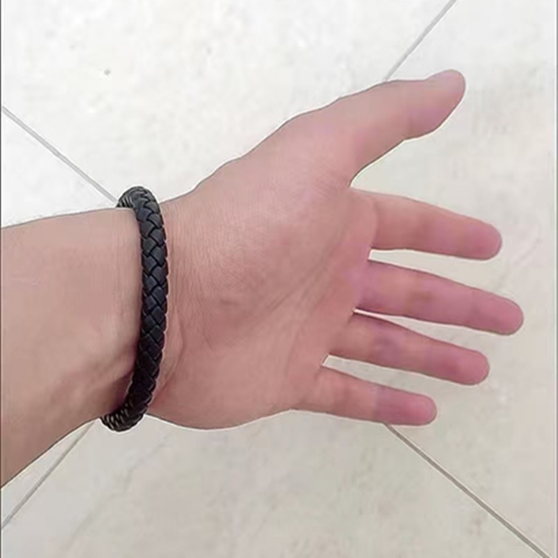 Hand woven stainless steel magnetic buckle bracelet made of genuine leather