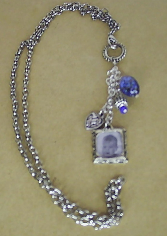 Unbranded Charm Necklace with .75″ Photo Frame 30″ chain