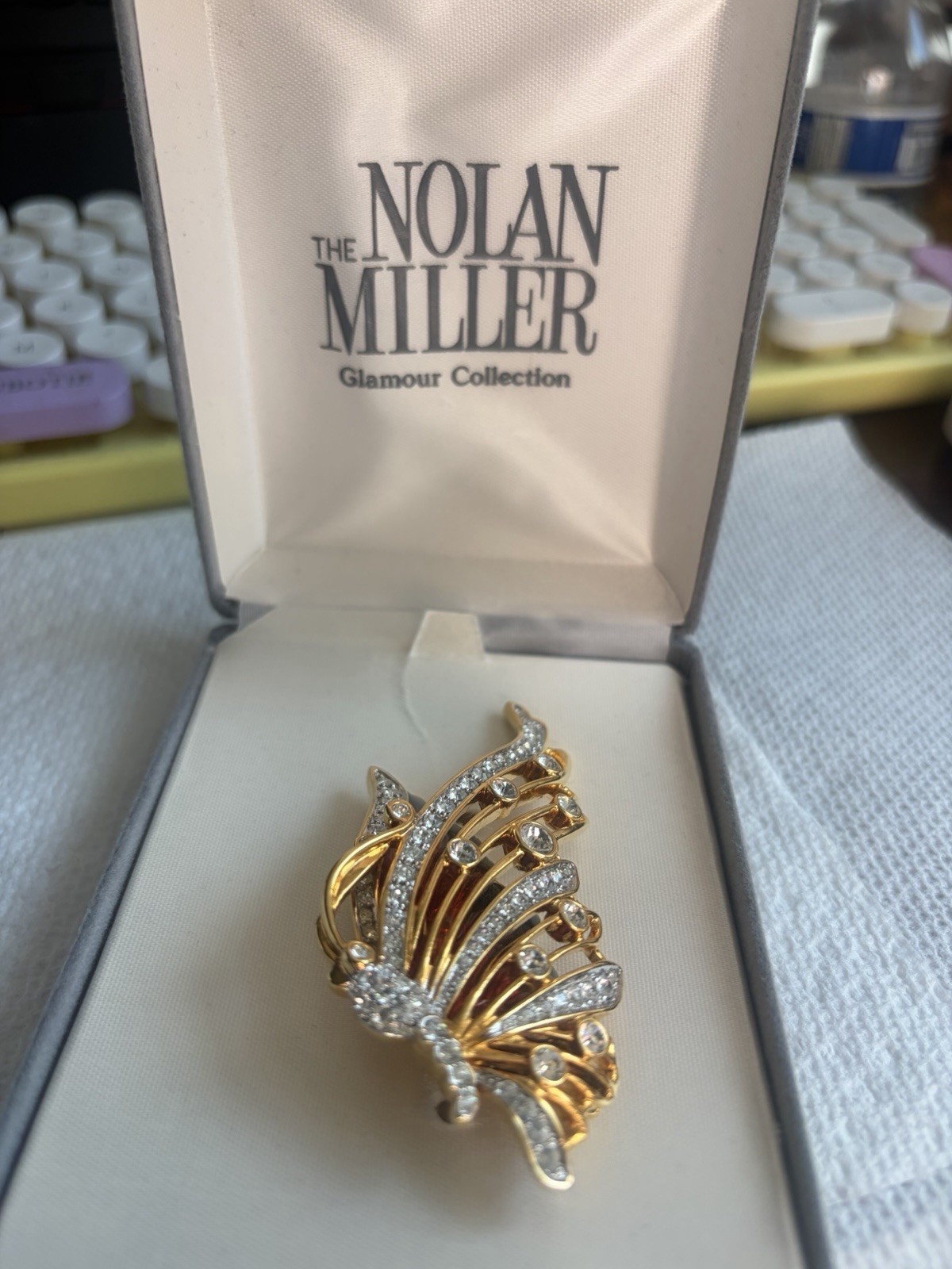 Nolan Miller Glamour Collection Signed Feather Rhinestone Brooch Pin Gold/Clear