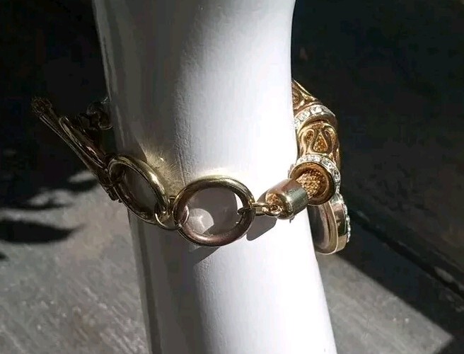 Gold Tone Large 1.5″ Heart Clock Charm Bracelet..Very Pretty
