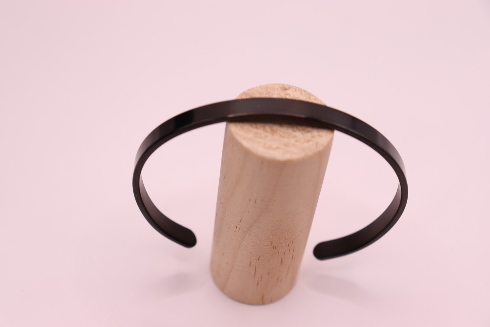 Bracelet Cuff Black Color Unisex Fashion Jewelry Everyday Elegant Meaningful Gif