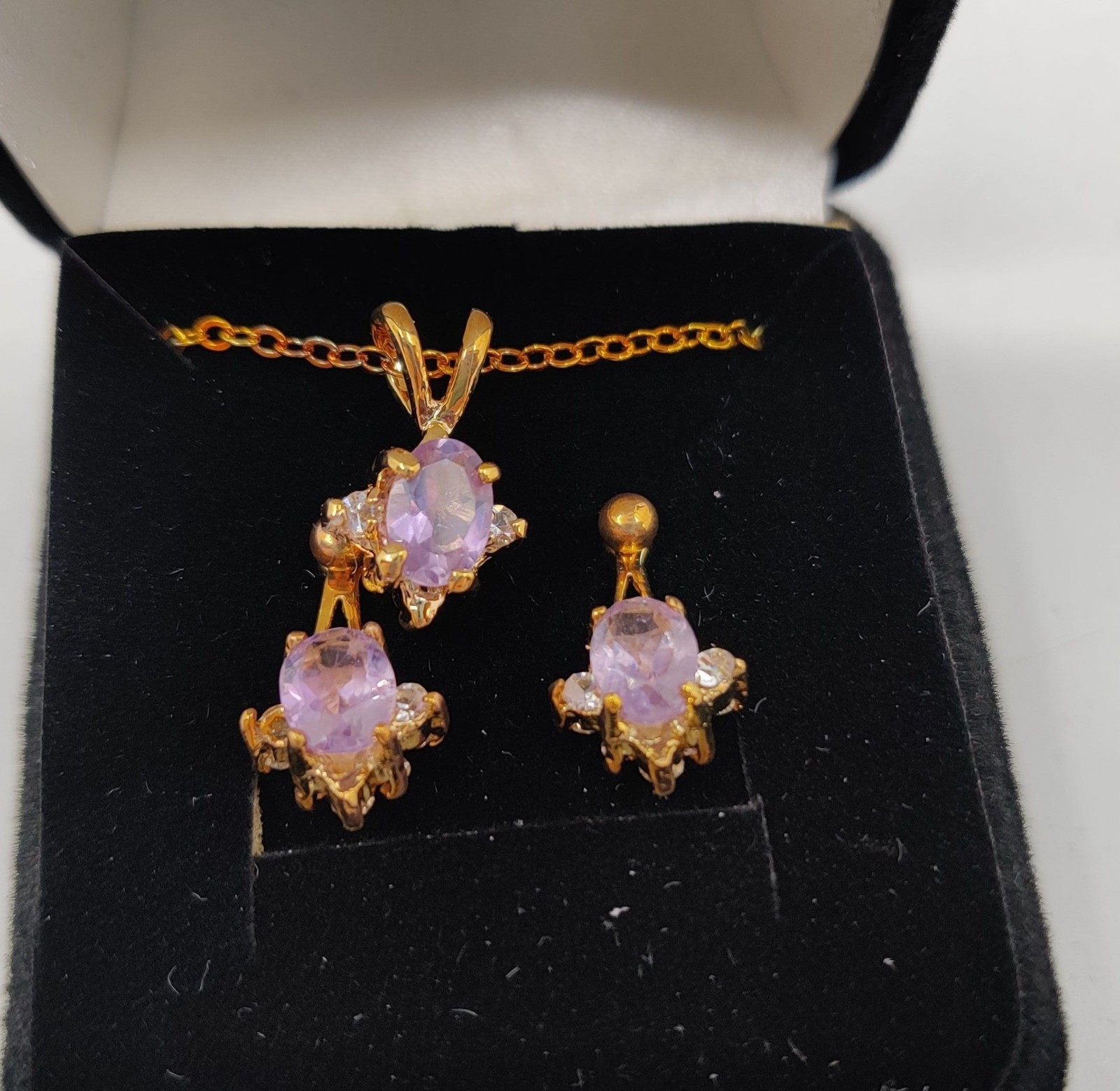 GIFT WOMEN’S JEWELRY SET NECKLACE PENDANT EARRINGS PURPLE RHINES GOLD TONE T1536