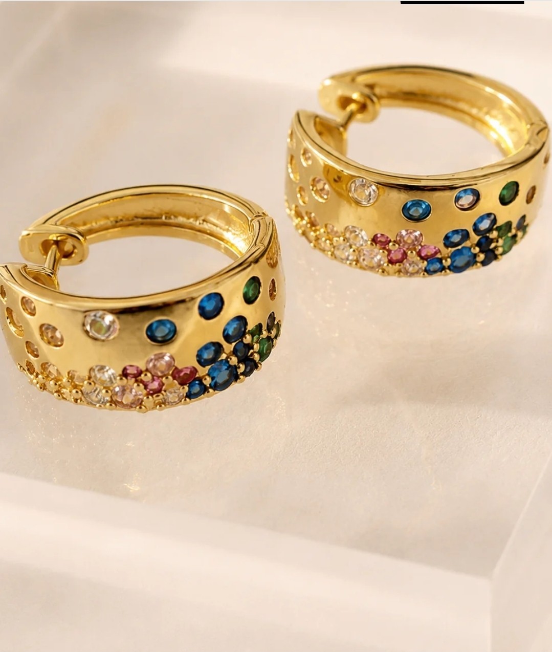 womens Earrings Huggie Hoop 18k Gold-Plated Multicolor Round Hinged Clasp
