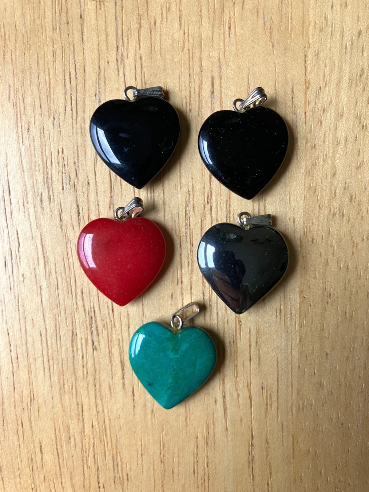 Lot Of 5 New Natural Dyed Stone Heart 3/4″ Pendants In Various Colors