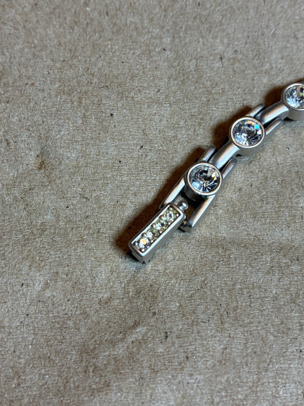 Vintage Swan Swarovski Clear Crystal Silver Tone Bracelet Brushed Silver 7″