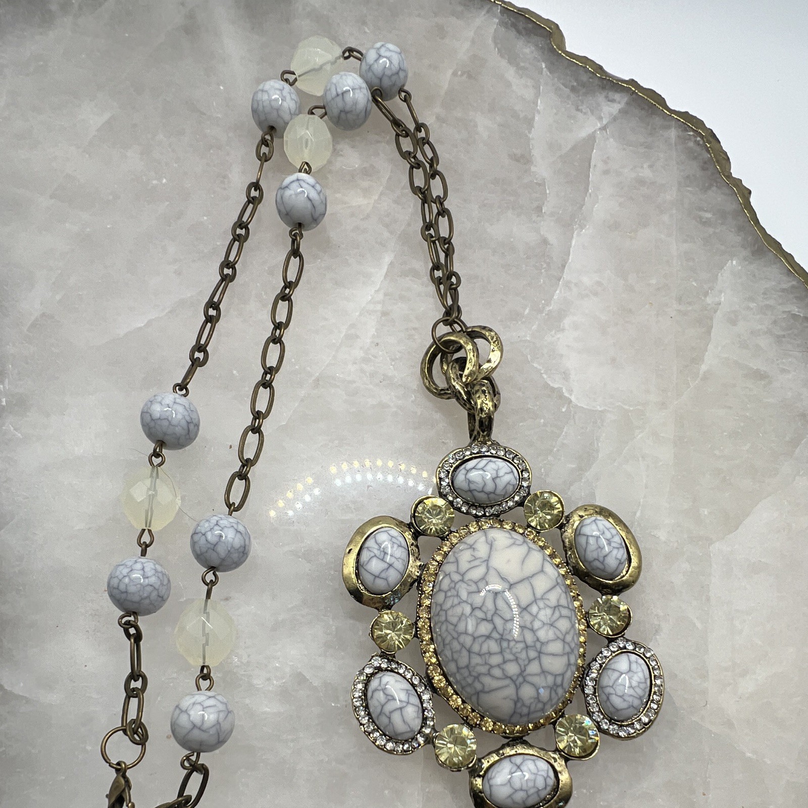 Gold Tone Link Chain Statement Necklace w/Gray & White Bold Faux Stone Pendant
