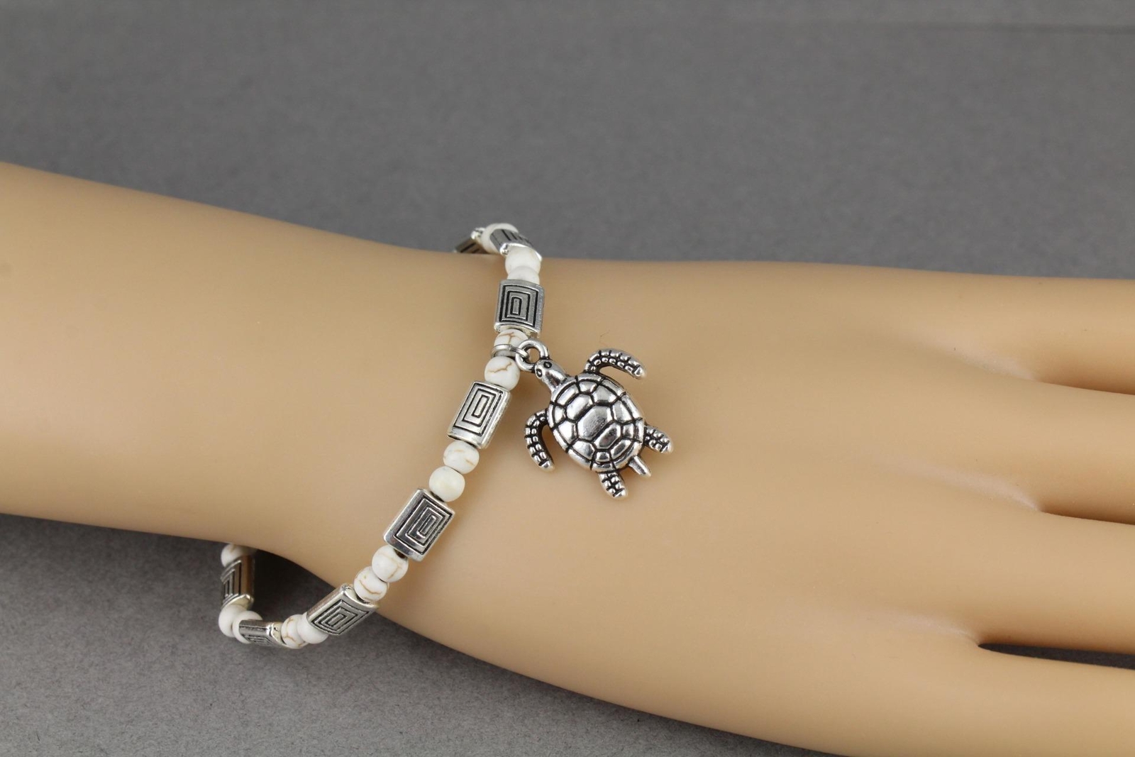 turtle charm bracelet stretch Cream Silver stretchy beaded bracelet tortoise
