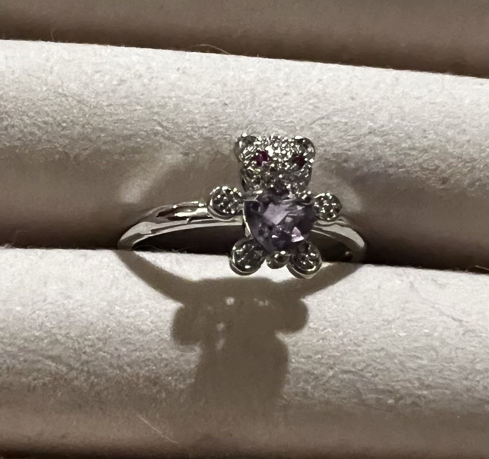 stainless steel silver tone Teddy bear ring holding heart w/ gemstones costume