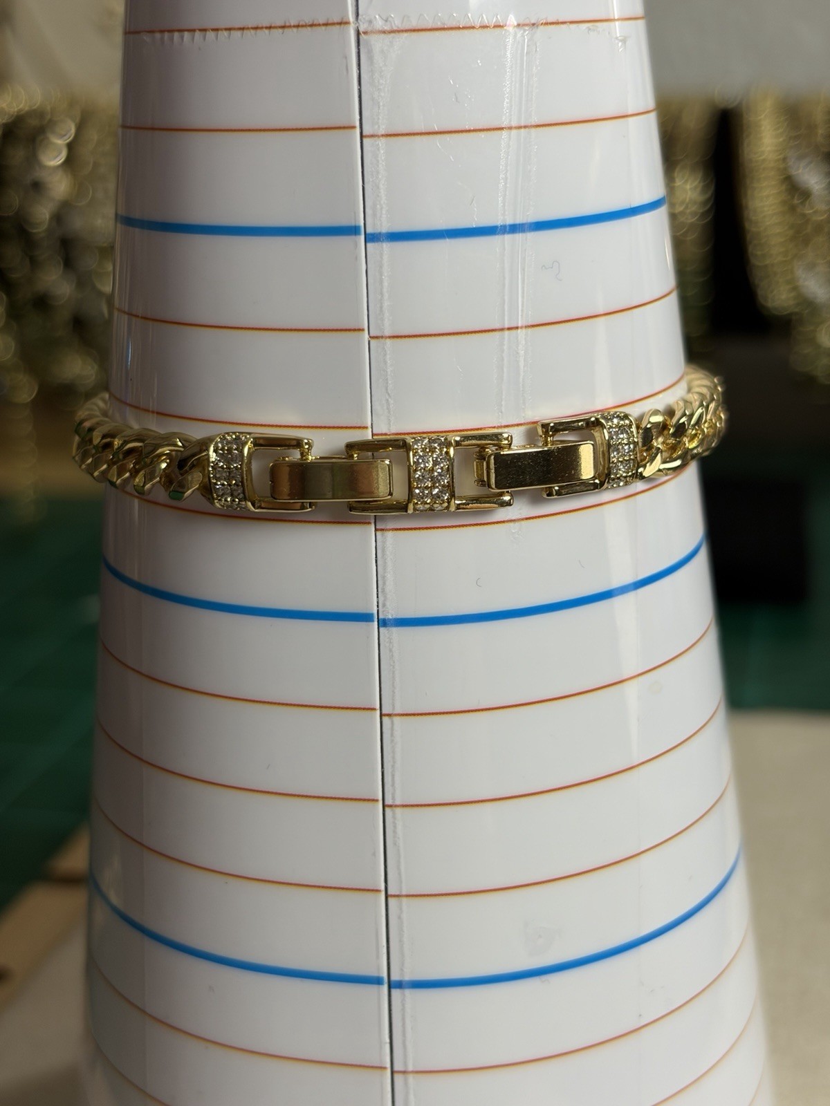 14k Gold Plated Curb Link Chain Bracelet Pavé Rhinestone.Brand new 6.5-7”