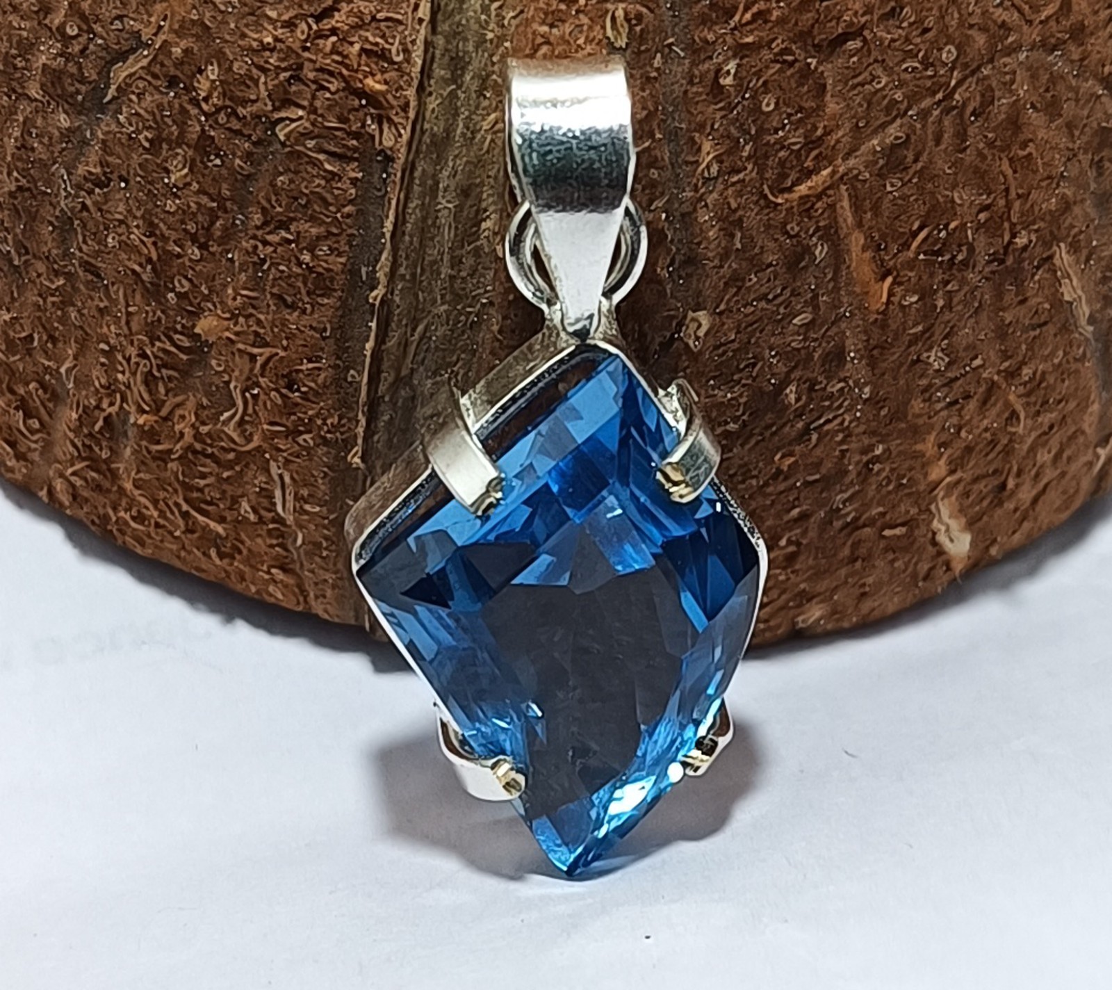 Natural Certified 31.60 ct Santa Maria Blue Aquamarine Pendant -925 Solid Silver
