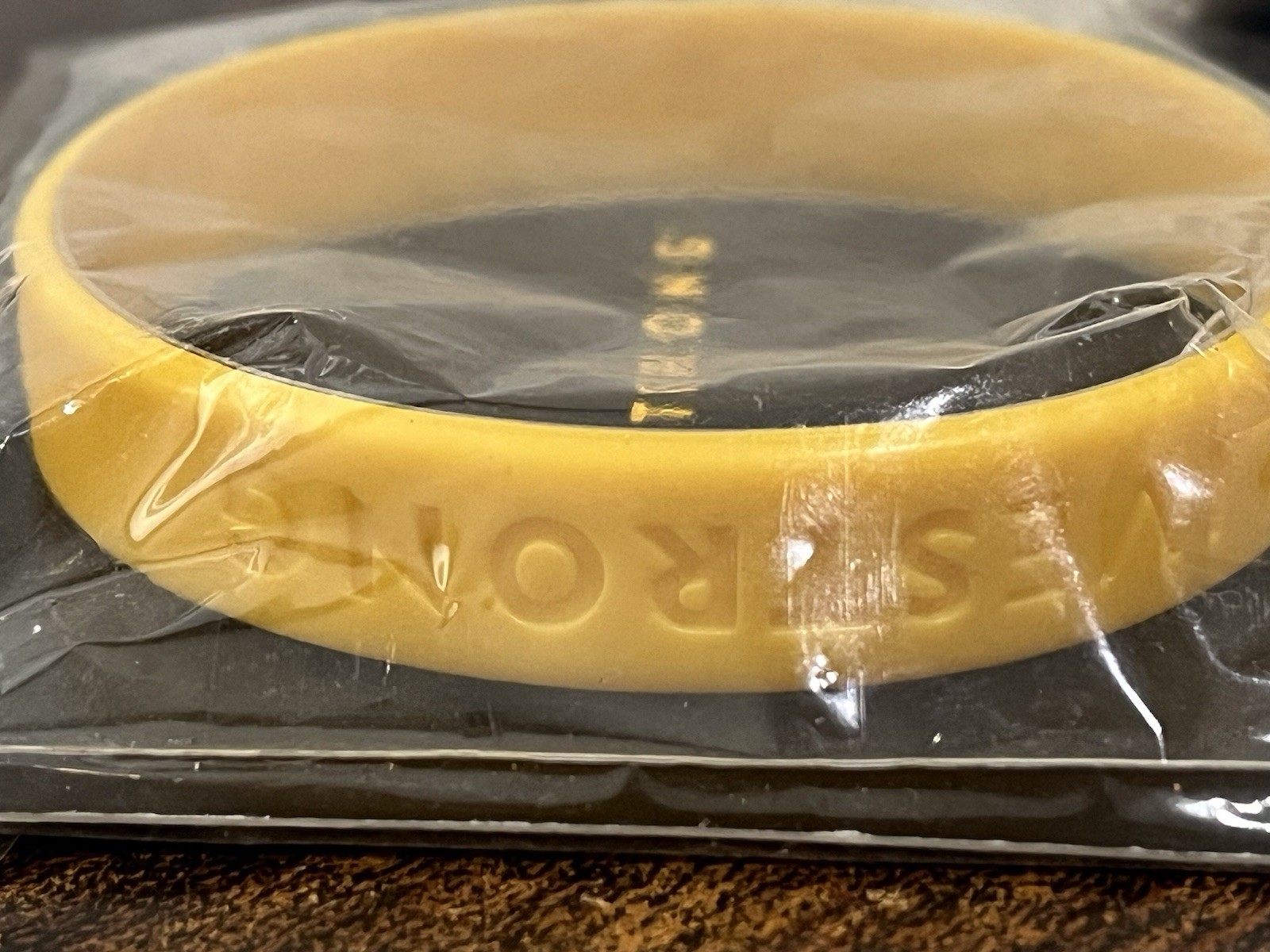 Nike LiveSTRONG Authentic Wristband Bracelet NEW Size L-XL 8″/202mm Collectible