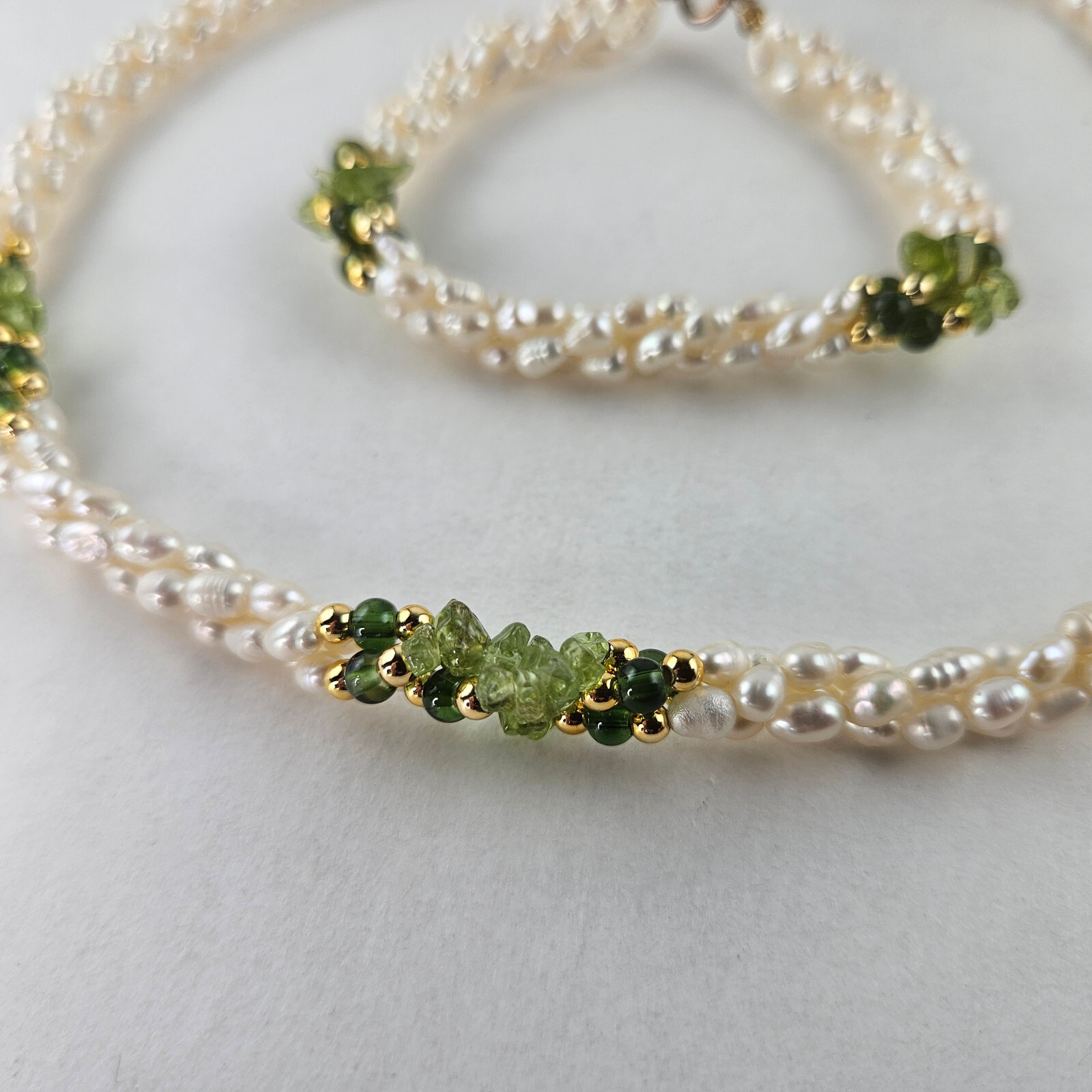 Freshwater Pearl Necklace 17in & Bracelet 7.75 with Green Peridot [8141]