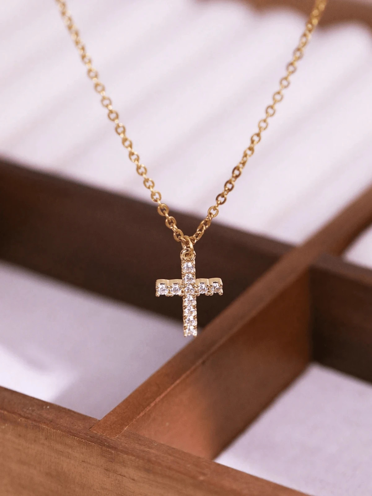 ELEGANT WOMEN’S GOLD COLOR CZ CROSS PENDANT NECKLACE CHAIN GIFT FOR HER USA