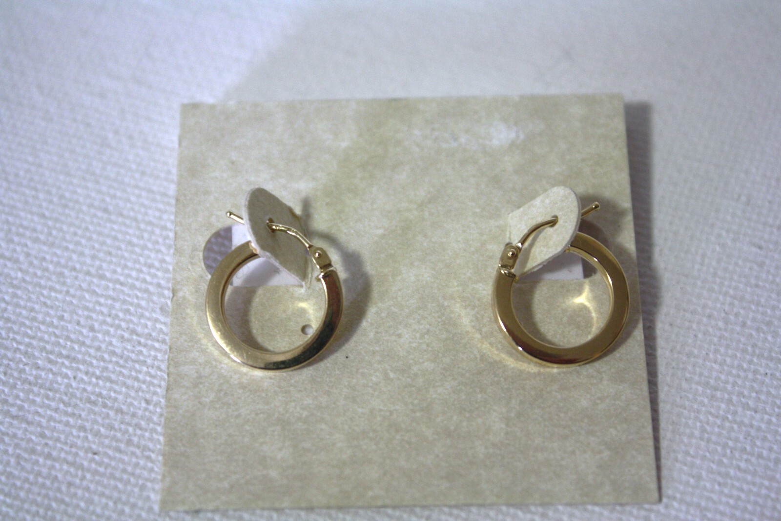 14K Solid Gold small Hoop earrings NWT