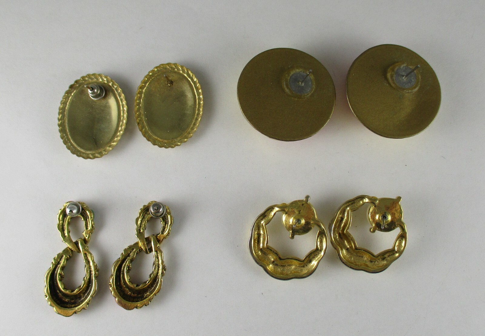 LOT 8 PAIR PIERCED EARRINGS GOLDTONE ONE SIGNED AVON
