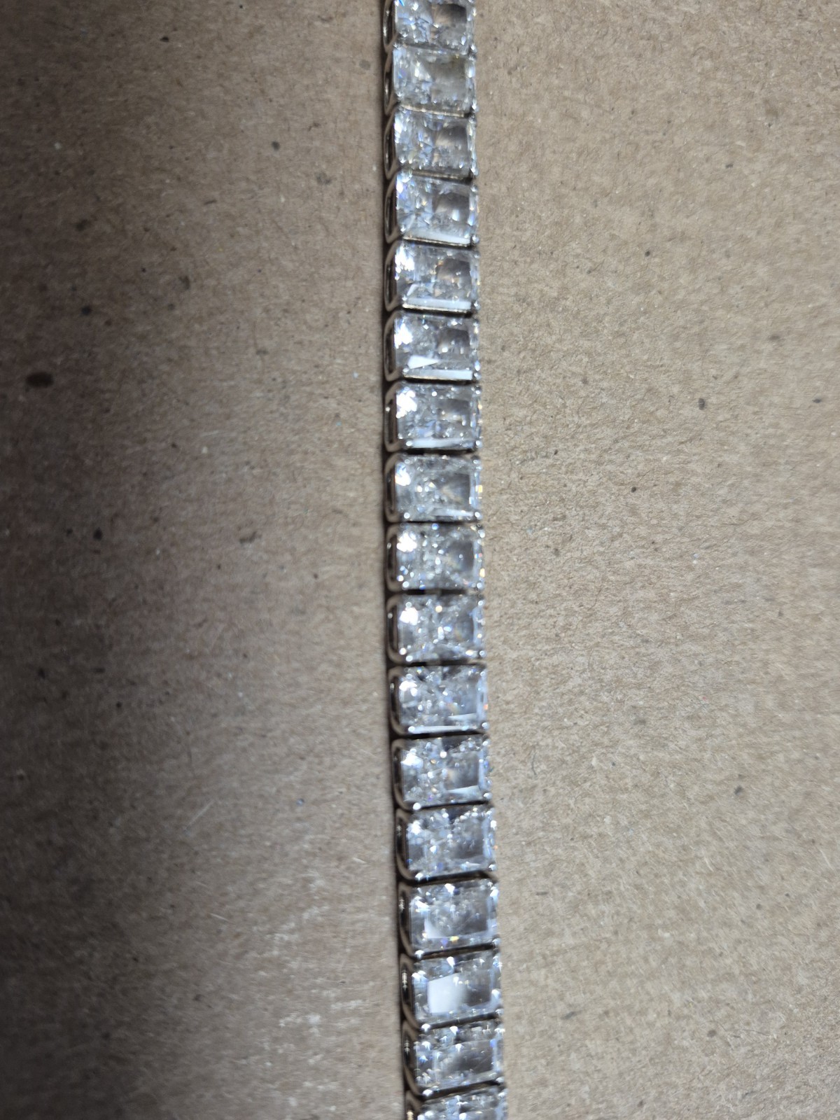 8.5″WOMEN SOLID .925 STERLING SILVER ICY CUBIC ZIRCONIA 1 ROW TENNIS BRACELET