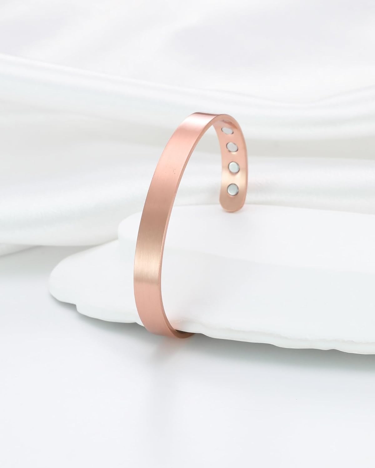Stylish 99.99% Pure Copper Magnetic Bracelets for Wellness – Gift Box Included