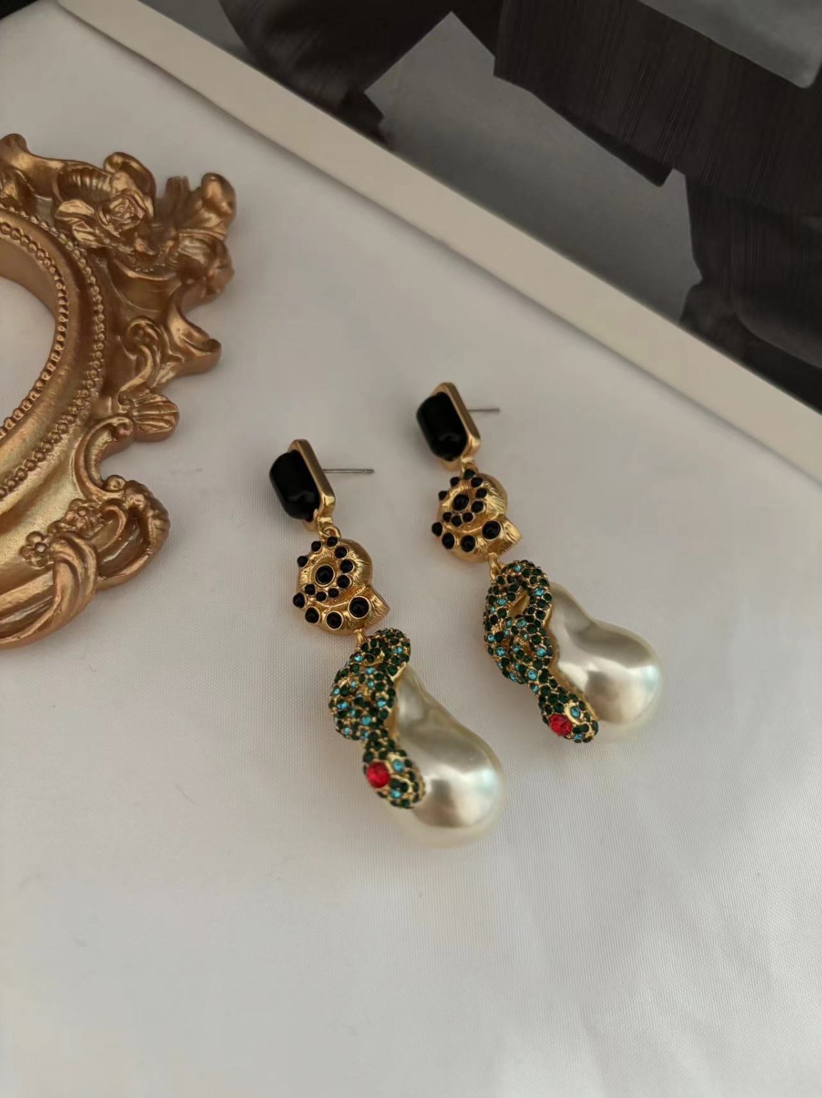AUTHENTIC Super High Quality Schiaparelli Diamond Snake Pearl Gold Earrings