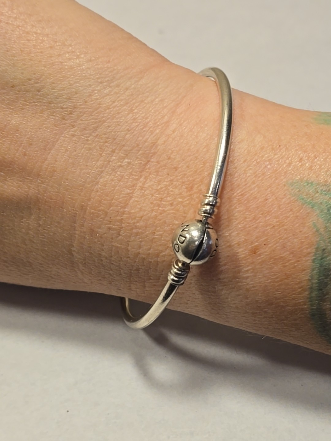 Pandora Moments Sterling Silver Ball Clasp Bangle Bracelet(9.1G) 7”