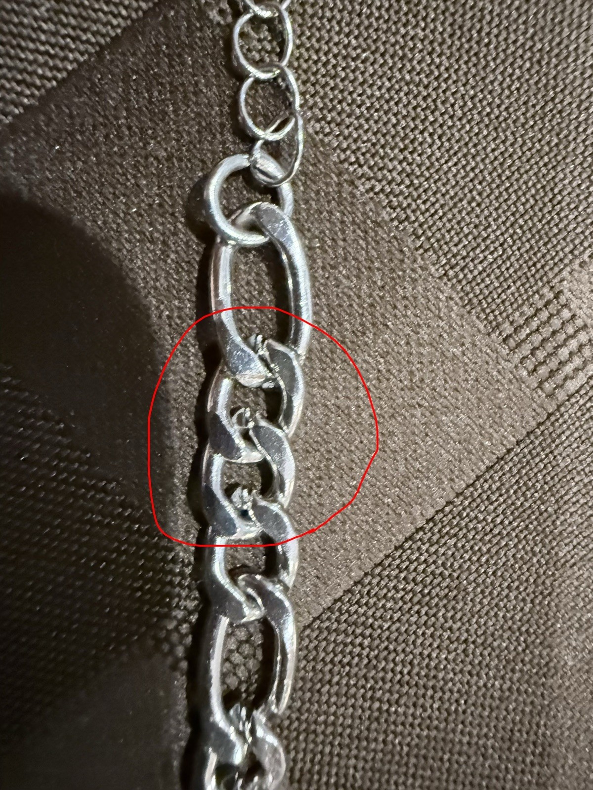 Figaro Link Chain Silver Tone Necklace (Flaw, Read Description) – 23.5″/24gm