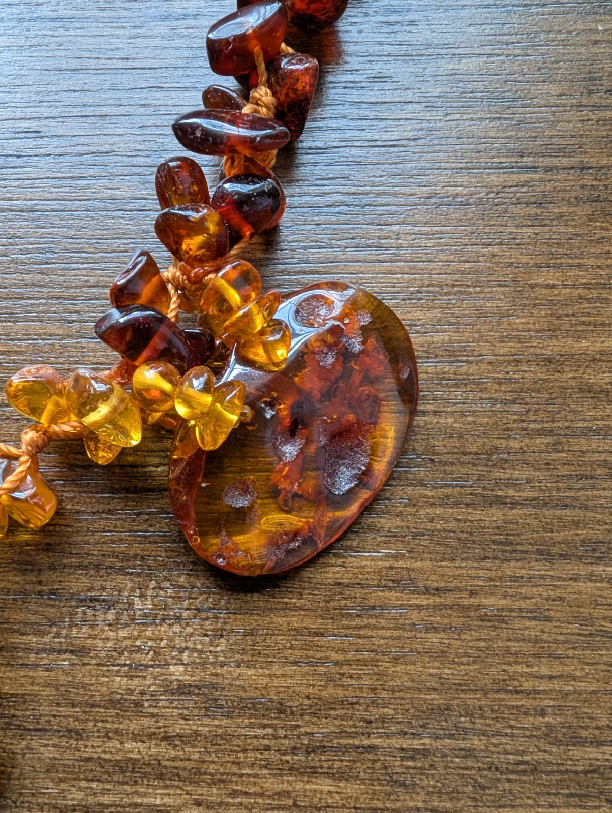 Jewelry Lot 17: Amber Style Necklace & Large Round Stud Earrings UV Reactive