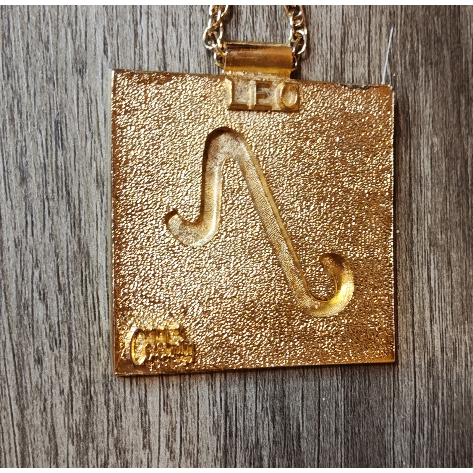 VTG Celebrity Gold Tone Leo Zodiac Sign Square Pendant Necklace Black Enamel