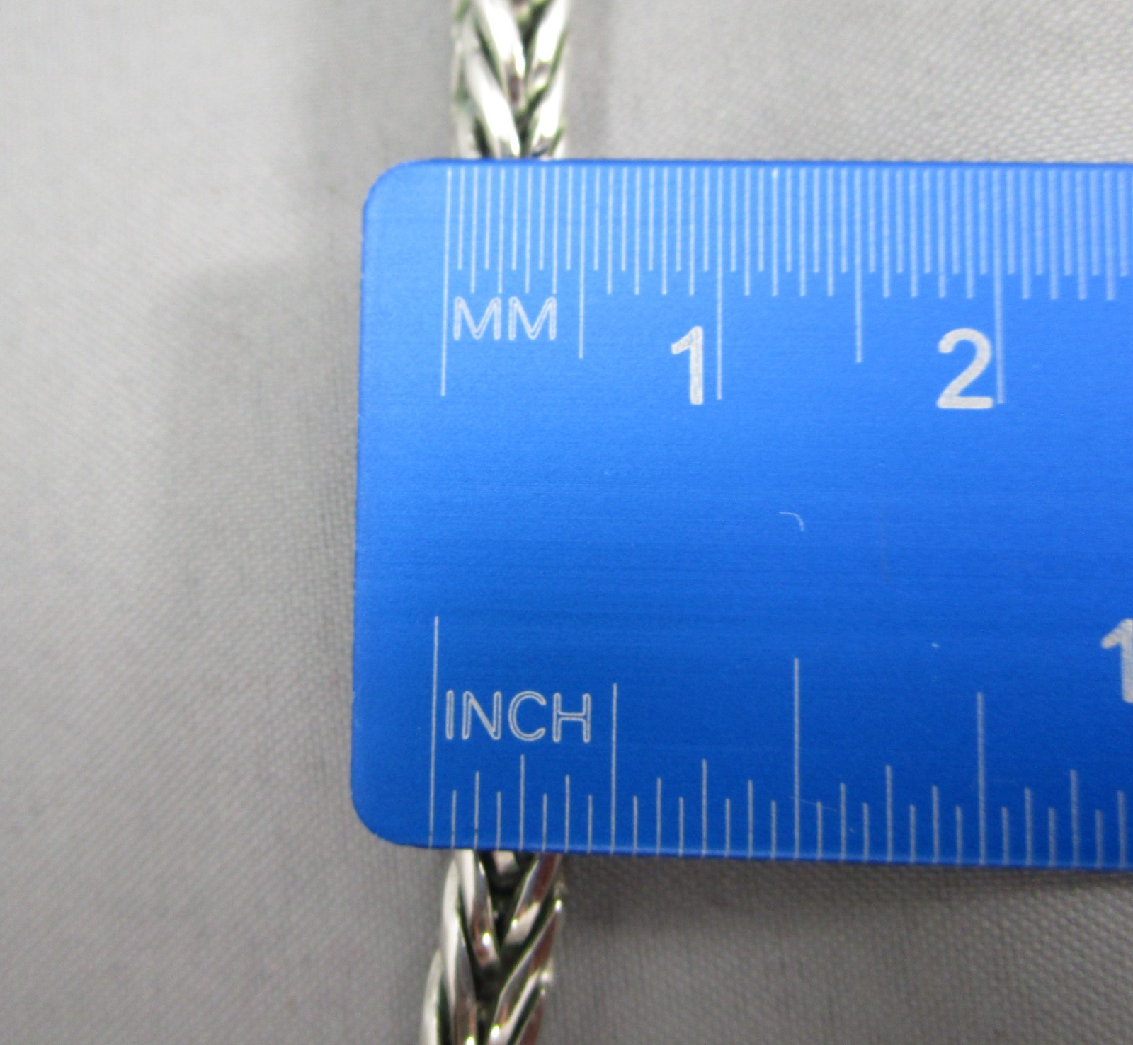 Silver Tone Wheat link Chain 17″ Necklace Collar Magnetic Clasp 791